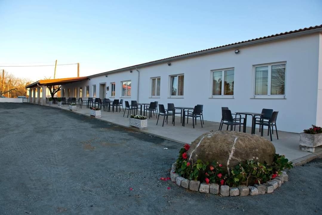 Hotel La Puerta De Arzúa Esterno foto